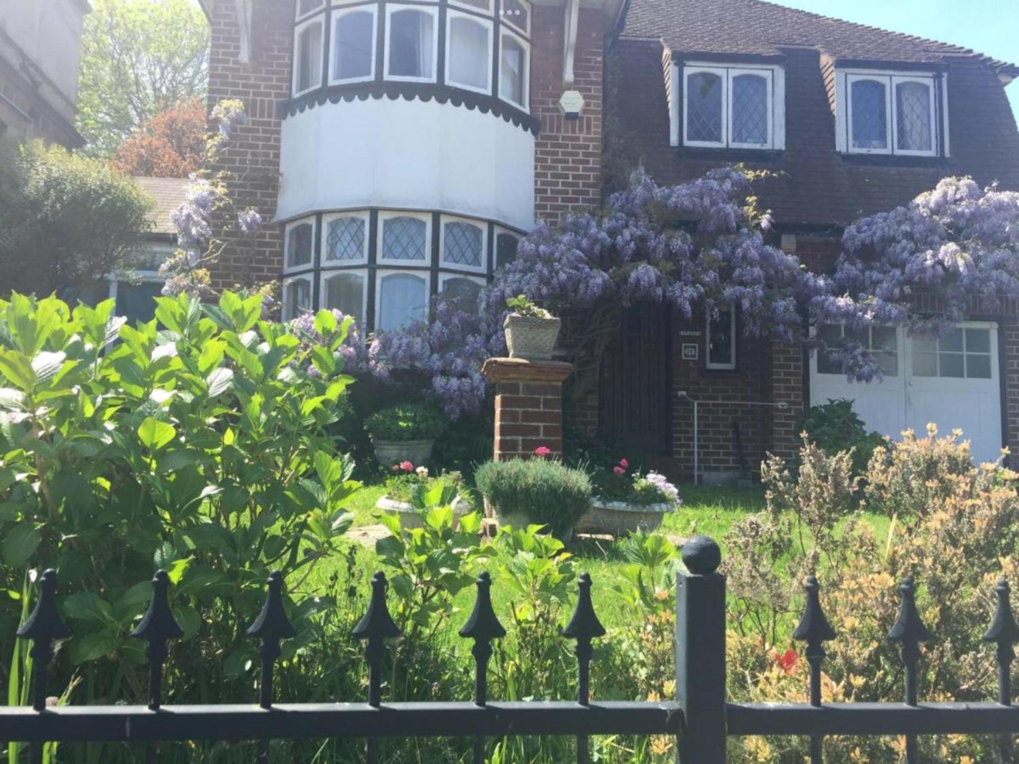Livadia House At St Leonards On Sea Bed and Breakfast Exteriör bild