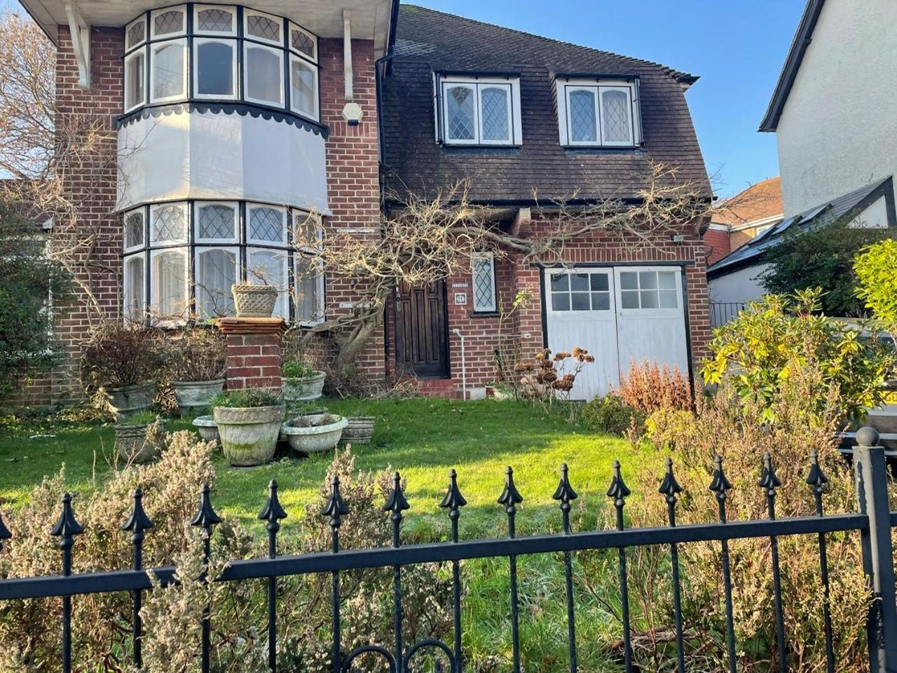 Livadia House At St Leonards On Sea Bed and Breakfast Exteriör bild
